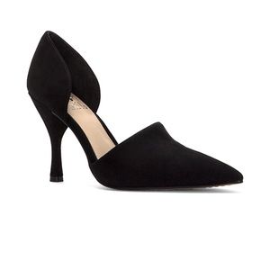 NEW Vince Camuto Preestie genuine suede slip-on heels.